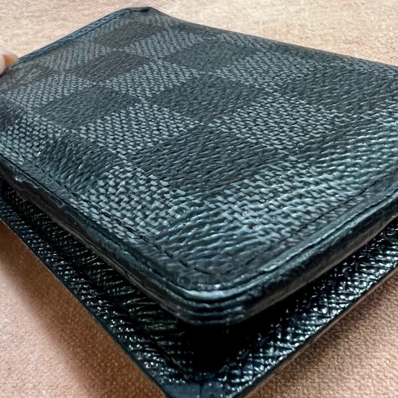 Authentic LV men’s card holder wallet - Picture 14 of 14